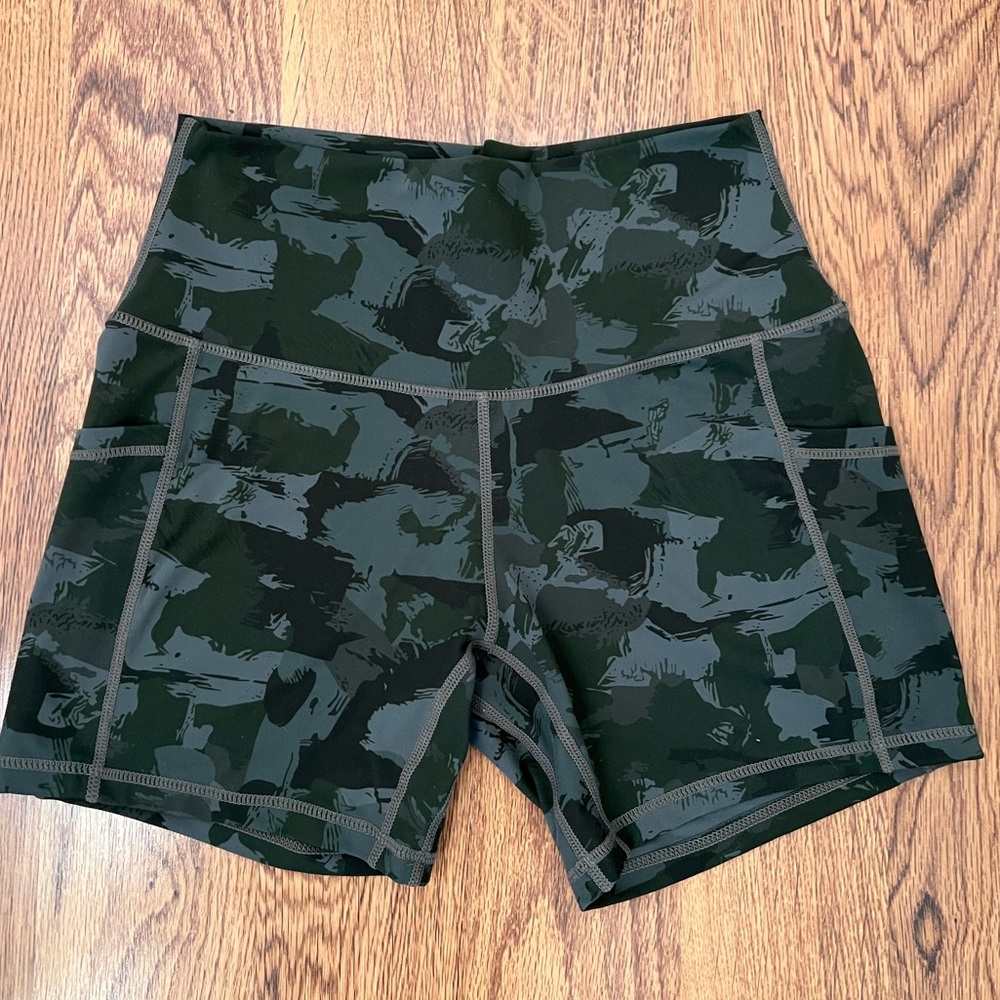 Sunzel Camo Biker Shorts Medium 5” Inseam High Rise Yoga Gym Pockets